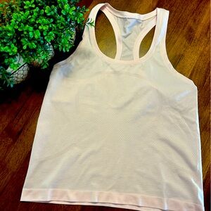 Lululemon Swiftly Tech 2.0 Razorback Tank Race Length